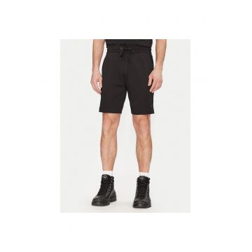 Pantaloni sport barbati  negru - scurti