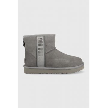 UGG cizme de zapada din piele intoarsa W Classic Mini Slide Logo II femei, culoarea gri