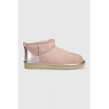 UGG cizme de zapada din piele intoarsa W Classic Ultra Mini Shine culoarea roz