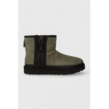 UGG cizme de zapada din piele intoarsa Classic Mini Zipper Tape Logo culoarea verde, 1144034