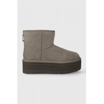 UGG cizme de zapada din piele intoarsa Classic Mini Platform culoarea gri, 1134991