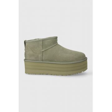 UGG cizme de zăpadă din piele întoarsă Classic Ultra Mini Platform culoarea verde, 1135092