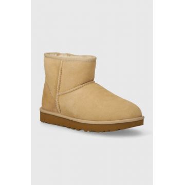 UGG cizme de zapada din piele intoarsa Classic Mini II culoarea bej, 1016222