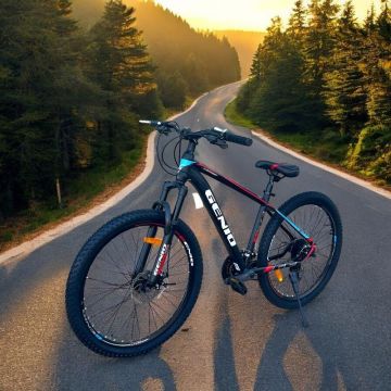 Bicicleta MTB hardtail 27.5 inch, 27 viteze, frane pe disc, cadru aluminiu 17 inch, genio, furca cu suspensie, sistem franare disc-mecanic, jante aluminiu, cric inclus