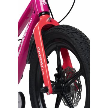 Bicicleta pentru copii Carpat PRO C16144B 16 inch FucsiaRoz 4-6 ani Cadru aluminiu cu Suspensie, Frane mecanice disc, Aparatoare lant, Janta Magneziu, Aparatori noroi fataspate, Sonerie