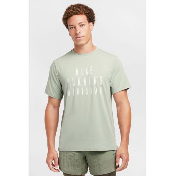 Tricou cu logo - Verde pal