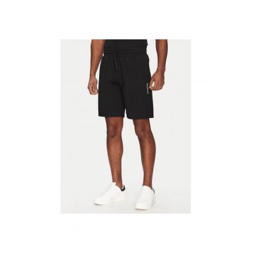 Pantaloni sport barbati  negru - scurti