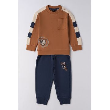 Trening cu buzunar pe piept - Maro scortisoara/Bej deschis/Bleumarin