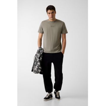 Tricou cambrat cu decolteu la baza gatului - pentru fitness - Kaki