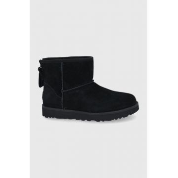 UGG Cizme de zăpadă din piele întoarsă culoarea negru 1122671.BLK-BLK