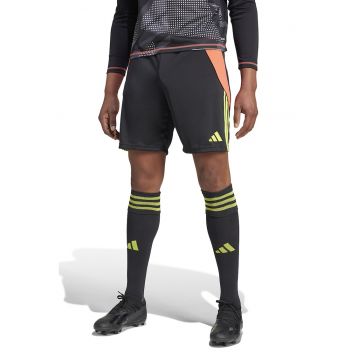 Pantaloni scurti pentru fotbal TIRO 24 - Negru