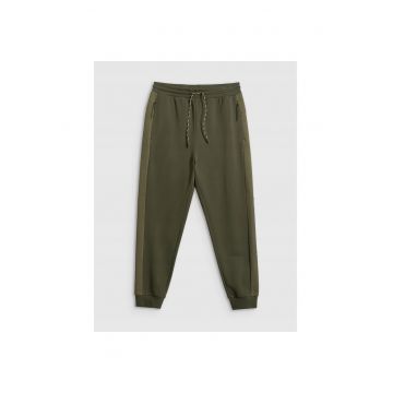 Pantaloni sport barbati -  jogger - khaki - material gros - talie ajustabila