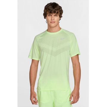 Tricou cu decolteu la baza gatului si tehnologie Dri-Fit - pentru alergare - Verde lime
