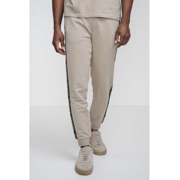 Pantaloni de trening cu benzi logo laterale si snur - Grej