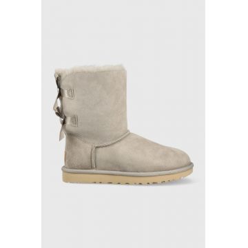 UGG cizme de zapada din piele intoarsa W Bailey Bow Ii culoarea gri