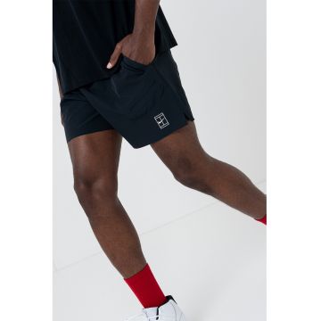 Pantaloni scurti cu banda elastica in talie si buzunare laterale - Negru