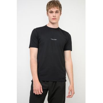 Tricou slim-fit cu decolteu la baza gatului - Negru