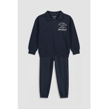 Trening din material fleece cu imprimeu si guler polo - Alb/Albastru ultramarin