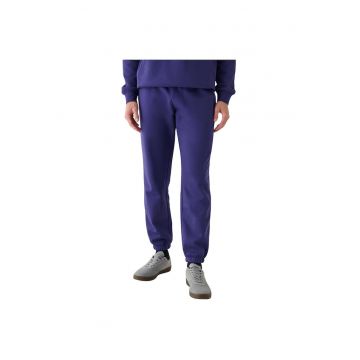 Pantaloni sport barbatesti  bleumarin - interior pufos - talie elastica - garnituri elastice -
