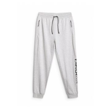 Pantaloni sport barbati -  jogger - gri - material mai gros - 2 buzunare cu fermoar